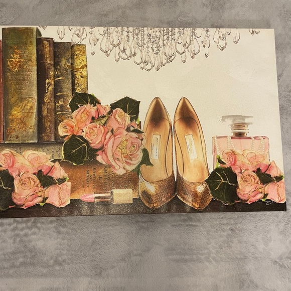 Decor - Picture 1 of 1